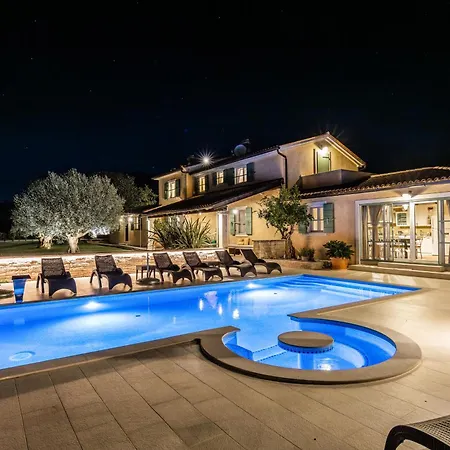 Villa Vlacich For 8 People Near Labin - Rabac With Heated Pool & Sea View - Only 2 Km From