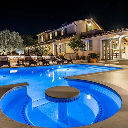 Vlacich For 8 People Near Labin - Rabac With Heated Pool, Sea View & Kids Playground - Only 2 Km From The Trget