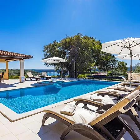 Villa Vlacich For 8 People Near Labin - Rabac With Heated Pool & Sea View - Only 2 Km From
