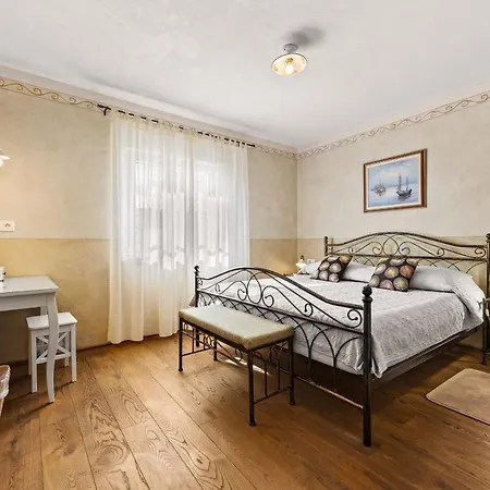 Villa Vlacich For 8 People Near Labin - Rabac With Heated Pool & Sea View - Only 2 Km From Trget