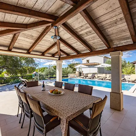 Vlacich For 8 People Near Labin - Rabac With Heated Pool, Sea View & Kids Playground - Only 2 Km From The Villa Trget