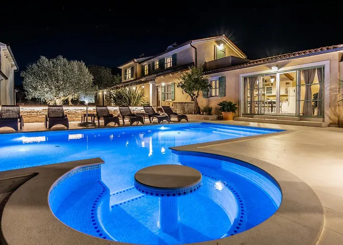 Vlacich For 8 People Near Labin - Rabac With Heated Pool, Sea View & Kids Playground - Only 2 Km From The Trget