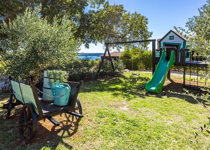 Vlacich For 8 People Near Labin - Rabac With Heated Pool, Sea View & Kids Playground - Only 2 Km From The Trget