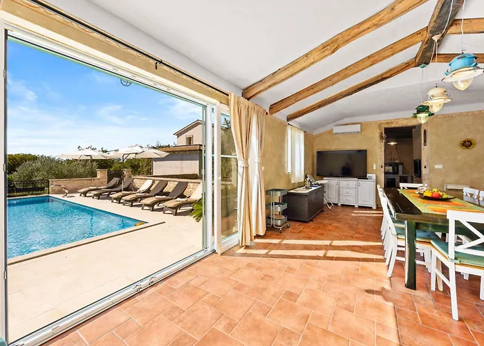 Vlacich For 8 People Near Labin - Rabac With Heated Pool, Sea View & Kids Playground - Only 2 Km From The *